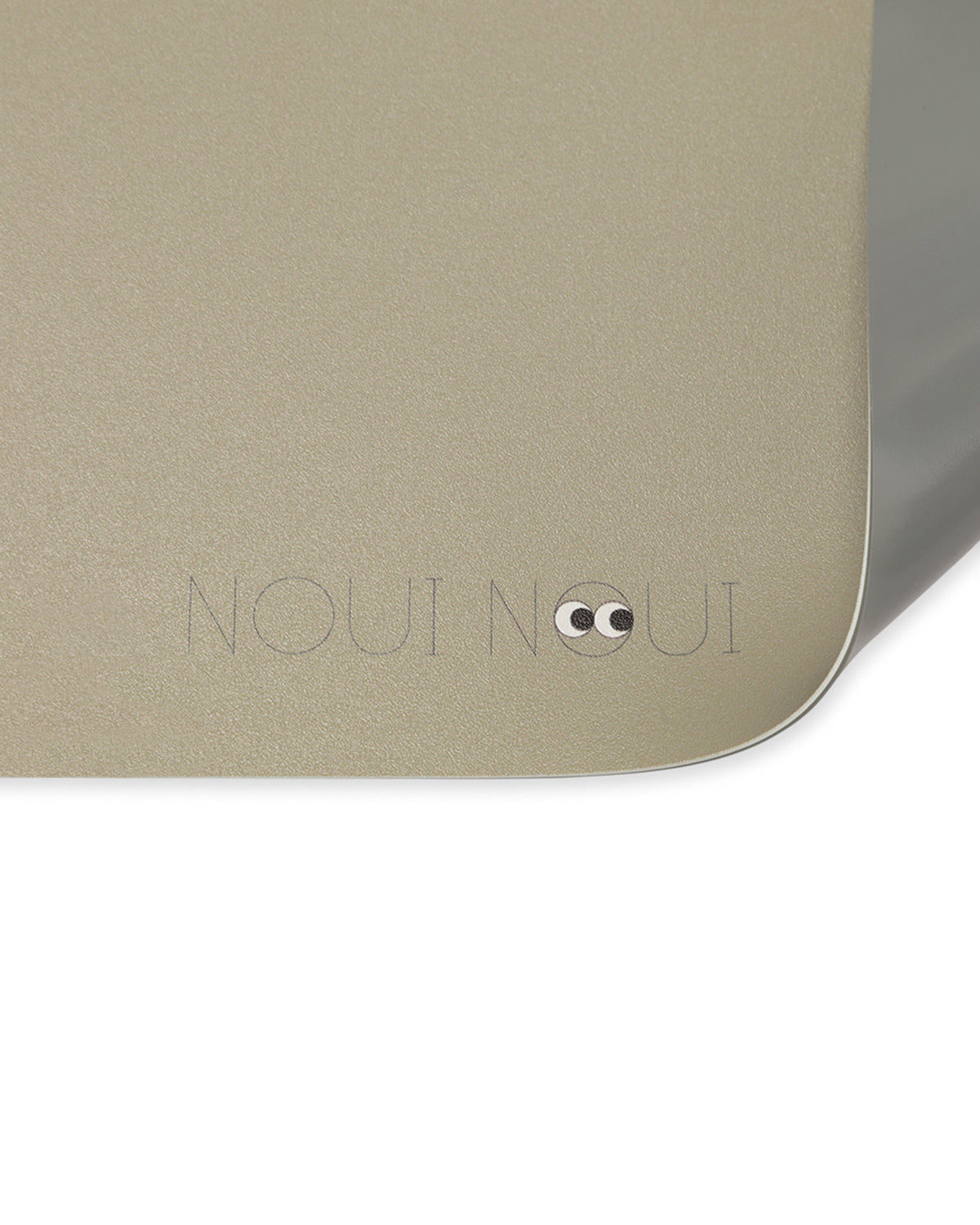 Noui Noui Olive Haze Gray tovaglietta vinile 43x34 senza BPA