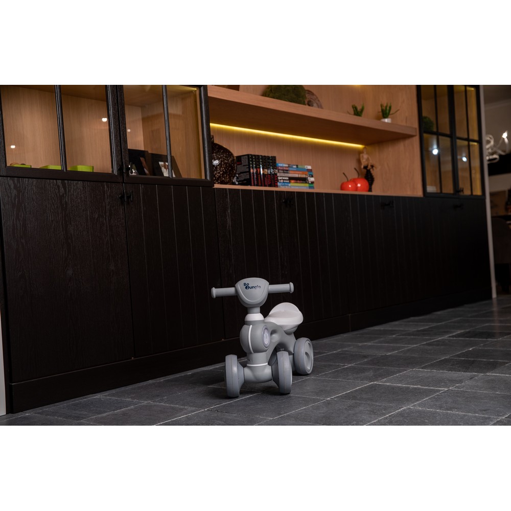 BoJungle Playtime B-Bike Jumpy cavalcabile grigio con musica