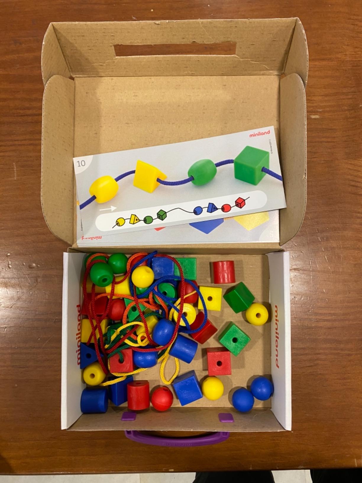 Miniland Activity Shapes gioco infilare 40 pezzi forme e lacci