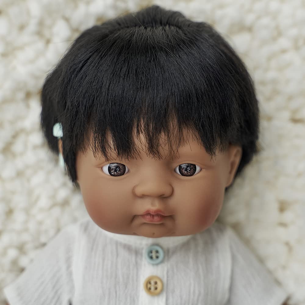 Miniland Bambola Ragazzo Latinoamericano 38 cm Apparecchio Acustico