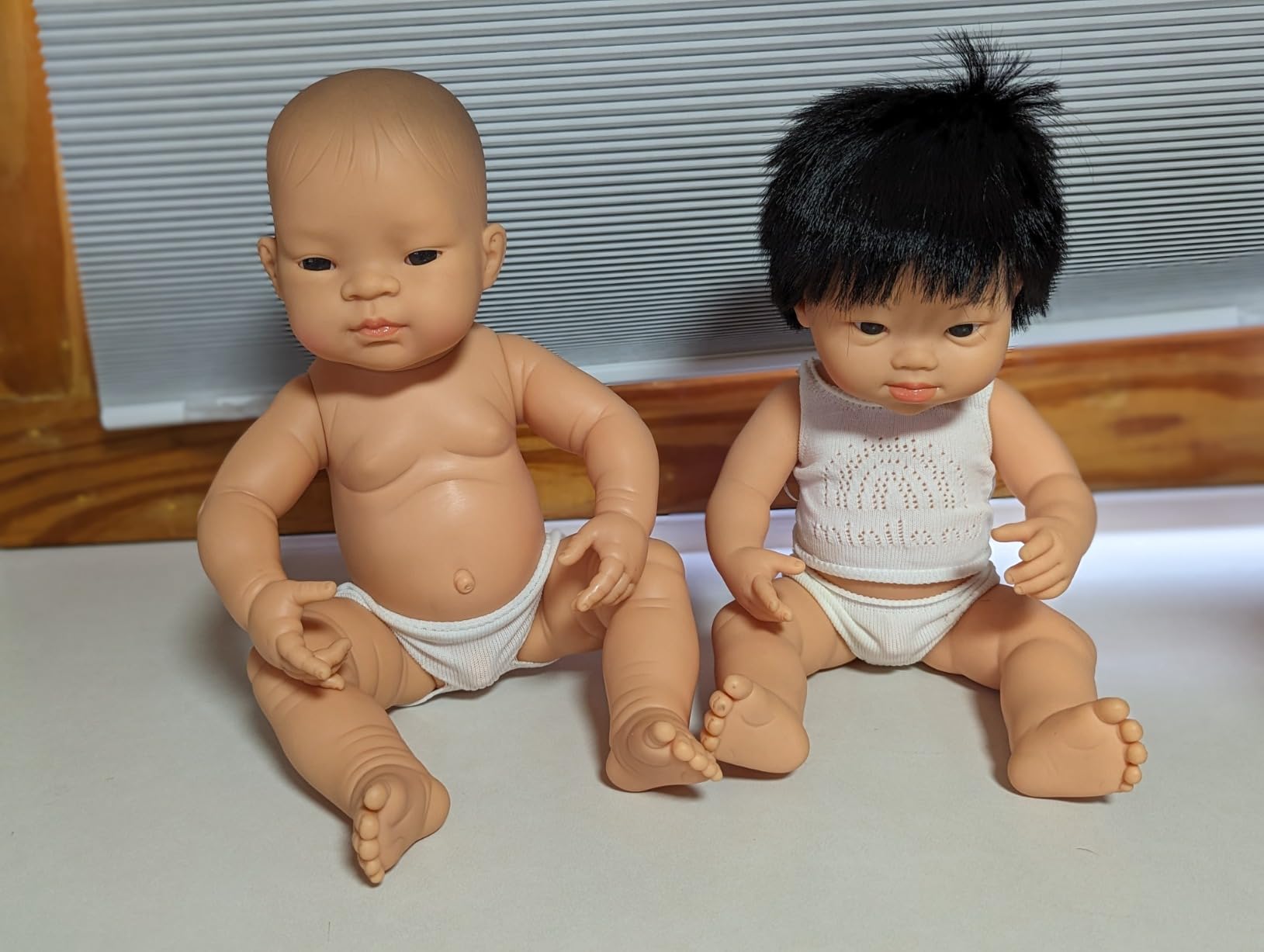 Miniland Bambola Neonato Asiatico 40 cm vinile vaniglia