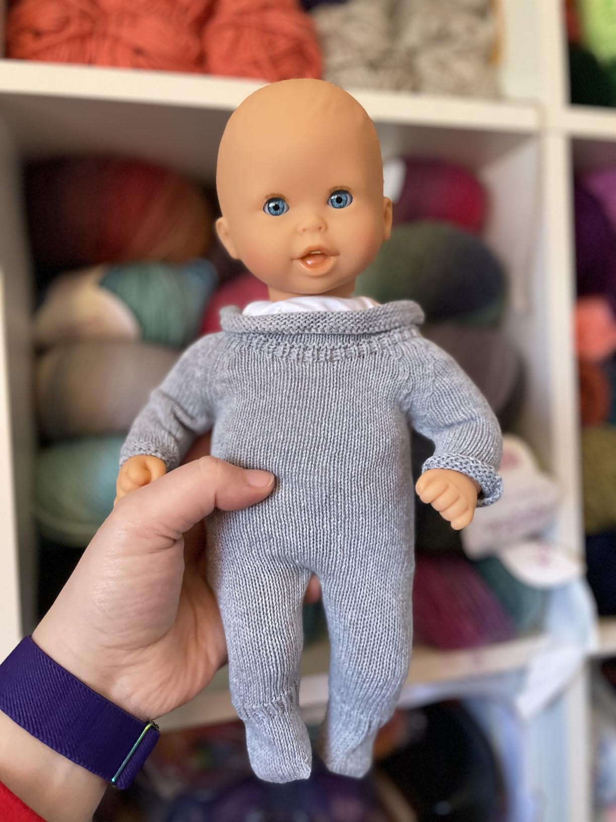 Miniland Dolls pigiama blu bambola 32 cm fibra riciclata